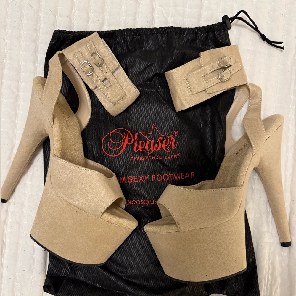 Pleaser Suede Adore